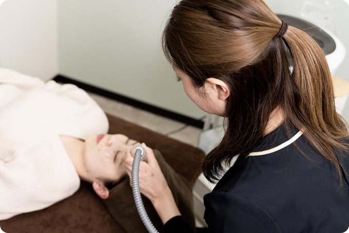 ③歪みのチェックの様子